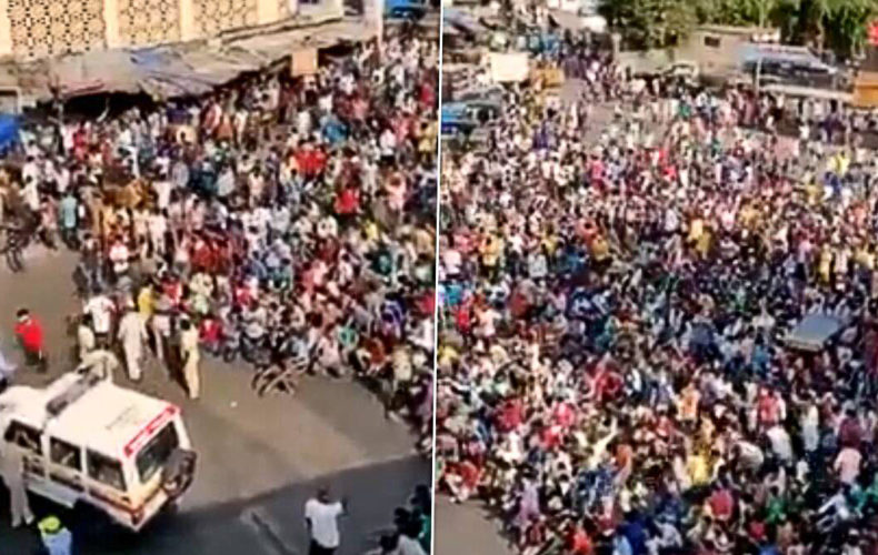 Migrant-Workers-Come-Out-on-Road-in-Bandra